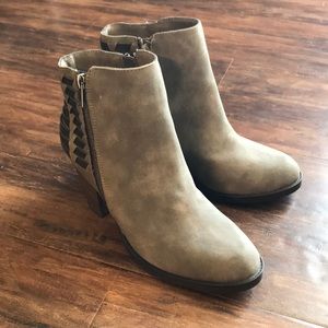 Sugar Grey Zippered 7.5 Ankle Boots